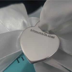 TIFFANY & CO Sterling Silver Heart Charm